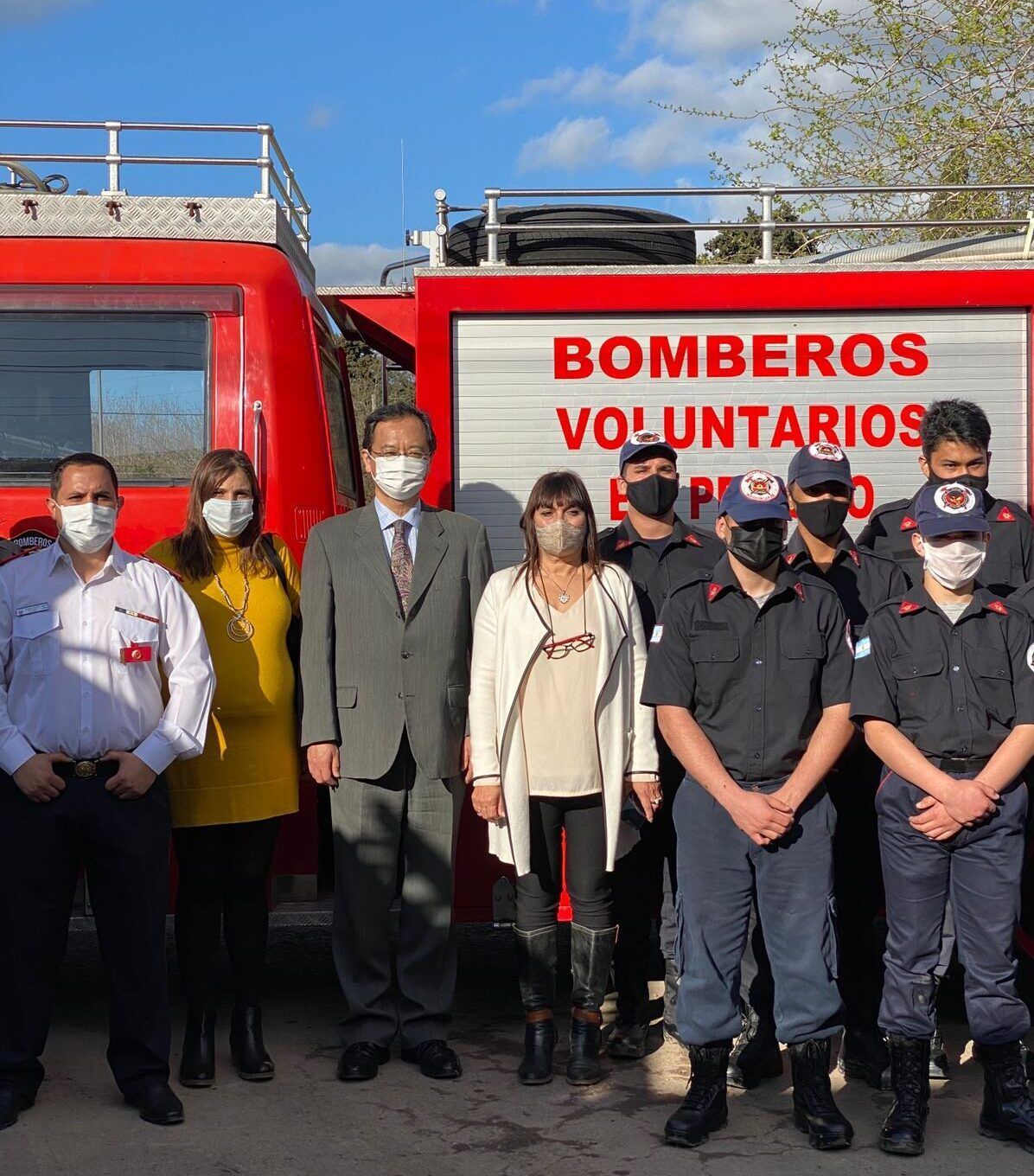 Nakamae embajador de japón con autobomba