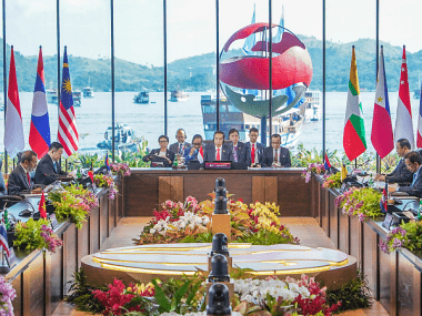 ASEAN MONEDA LOCAL