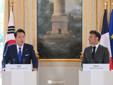 Yoon Macron