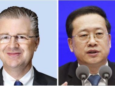 FUNCIONARIOS CHINOS