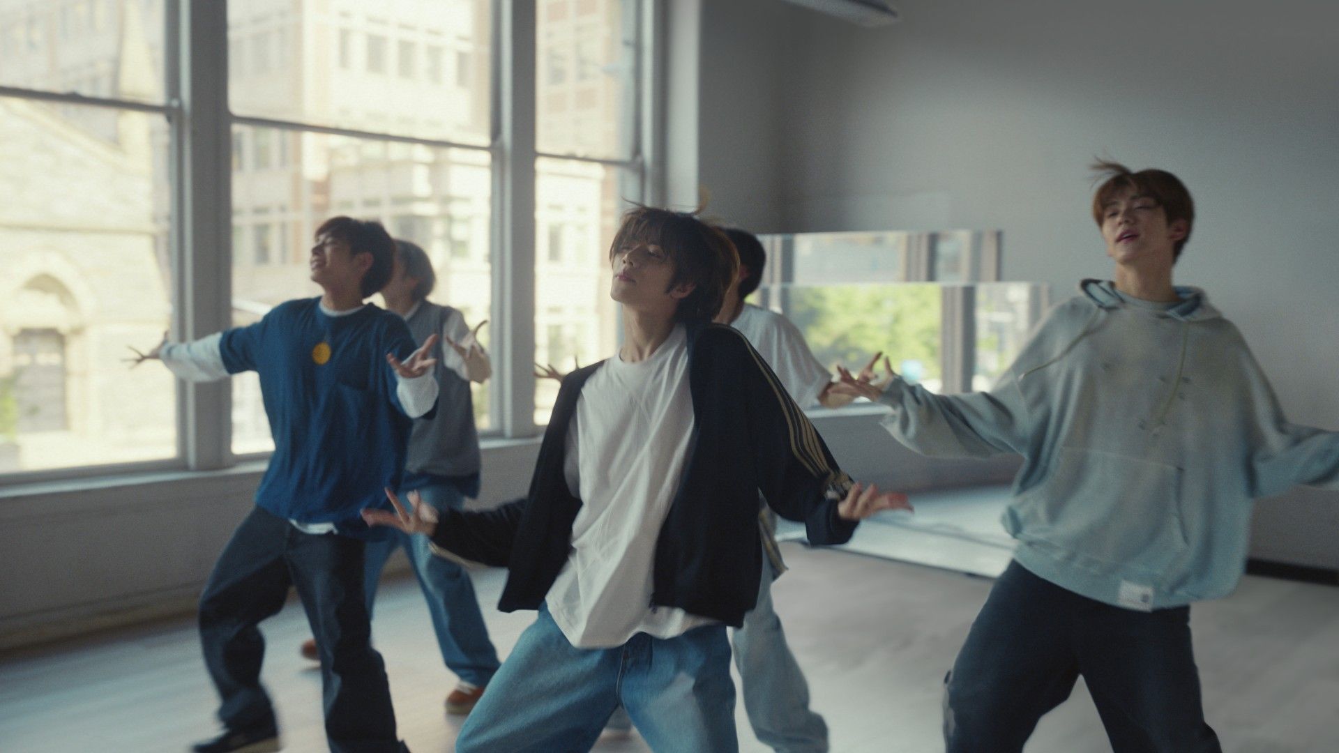 TOMORROW X TOGETHER