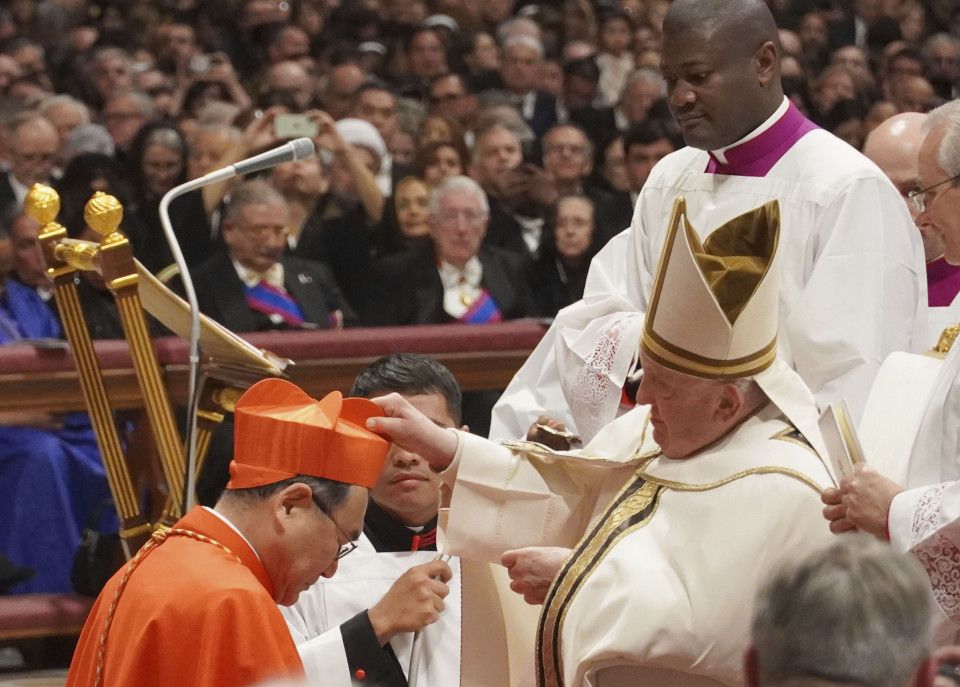 Papa Francisco Isao kikuchi