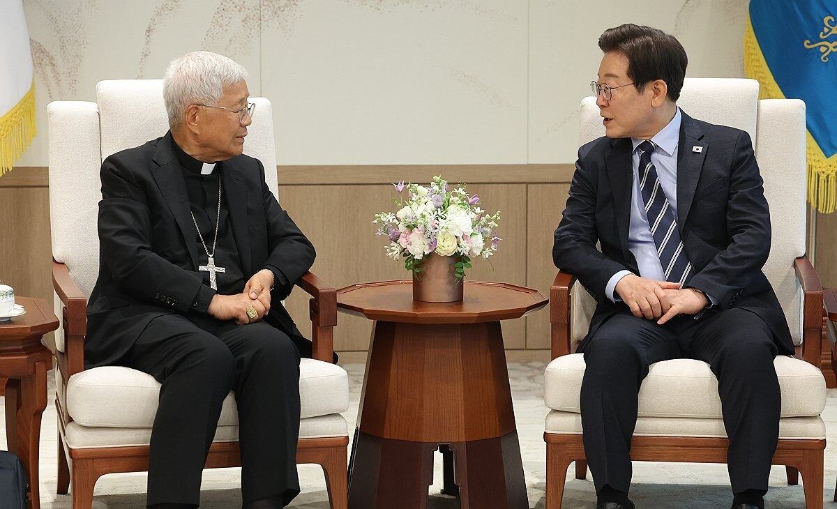 Lee Jae Myung, se reunió este lunes con el cardenal Lazzaro You Heung-sik, con