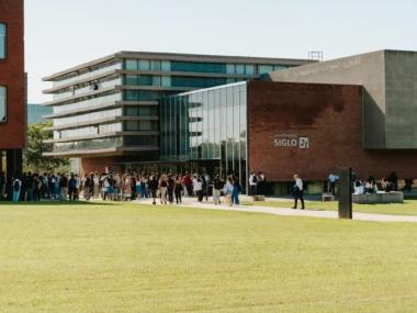 Universidad Siglo 21