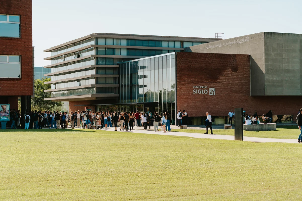 Universidad Siglo 21