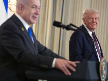 El presidente de Estados Unidos, Donald Trump, presentó este lunes un plan de veinte puntos respaldado por el primer ministro israelí Benjamin Netanyahu