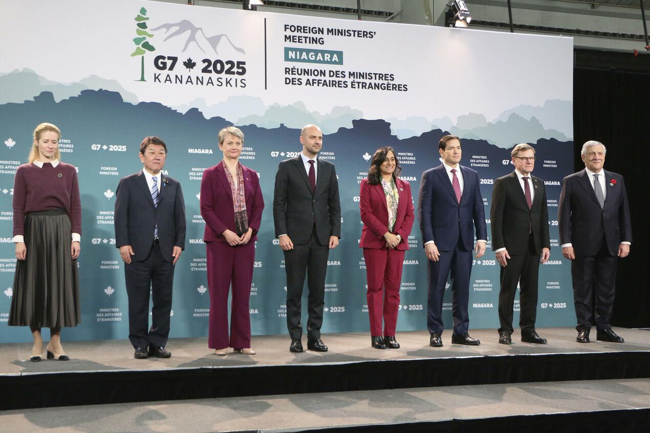 G7