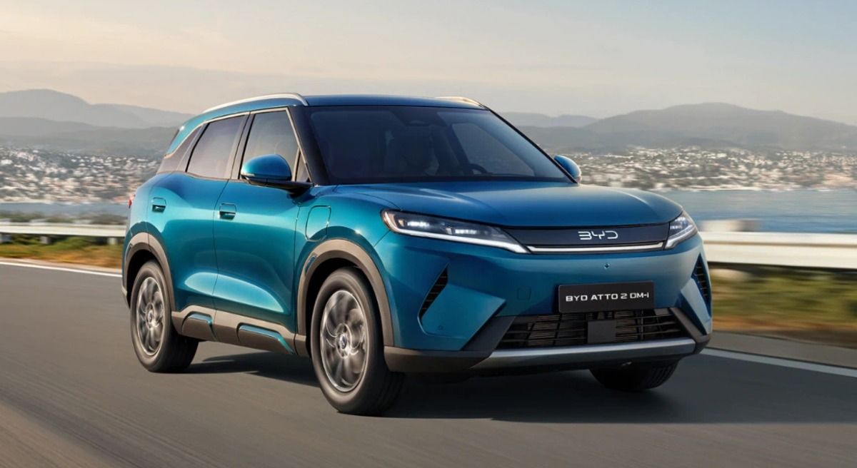 BYD Atto 2 DM-i exhibido durante su preventa en Argentina