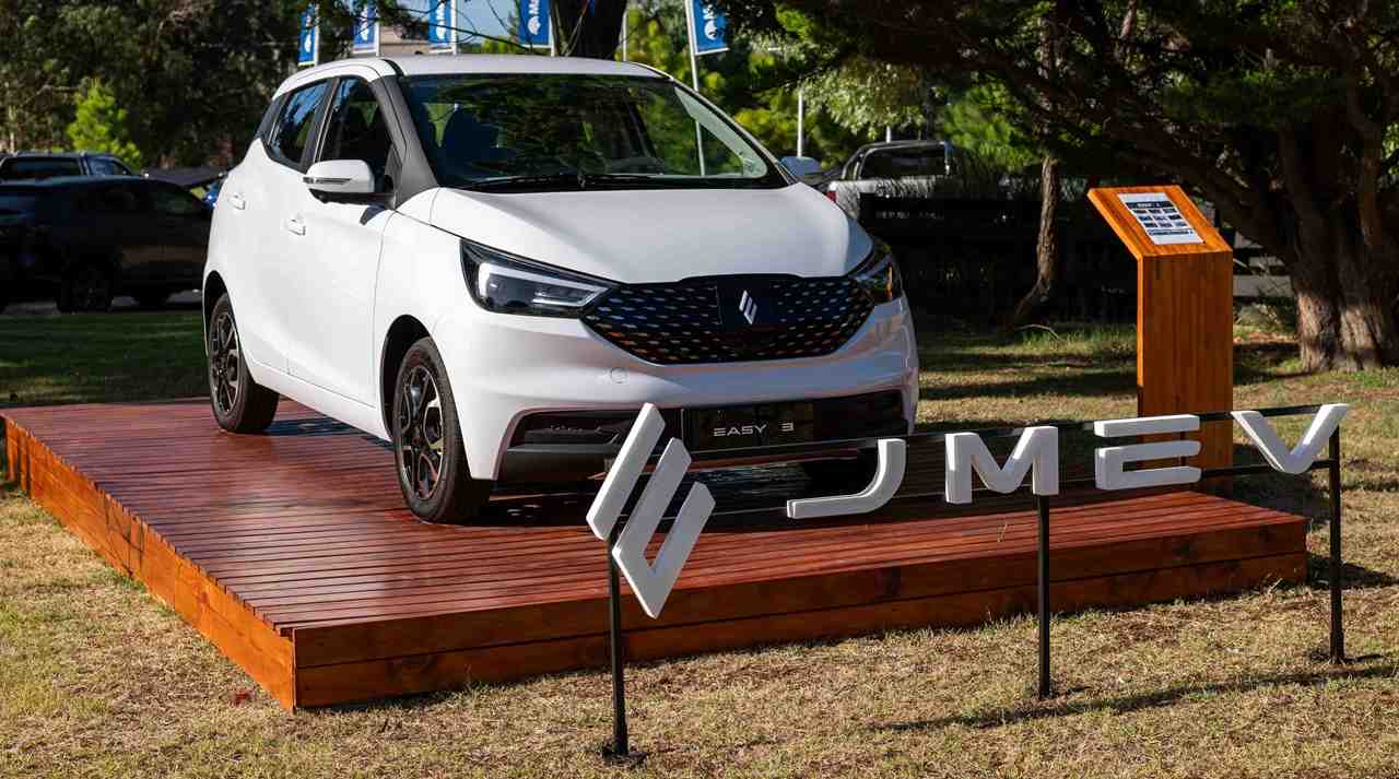 autos eléctricos en Pinamar durante la temporada 2026