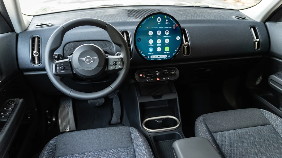 MINI Countryman D con sistema mild hybrid en Argentina