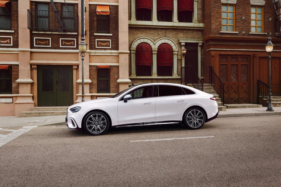 Mercedes Clase C eléctrico 2027 en presentación mundial 2026